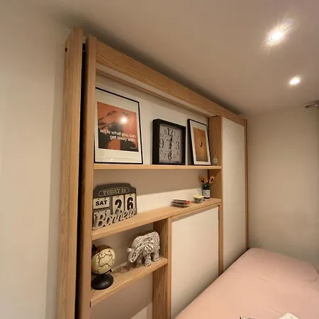Cozy Latin Quarter Appartamento