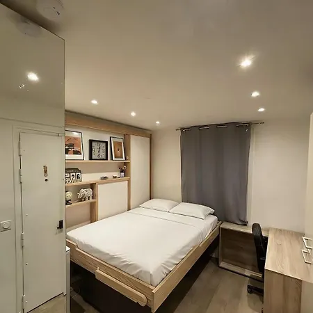 Cozy Latin Quarter Appartamento